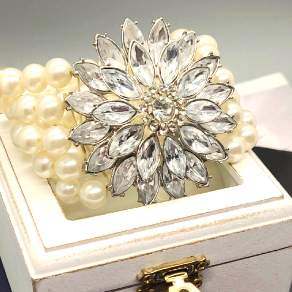Vintage Chic Art Deco Crystal Flower Multi-strand Silver Pearl Bracelet